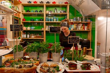 Bookshop - Café